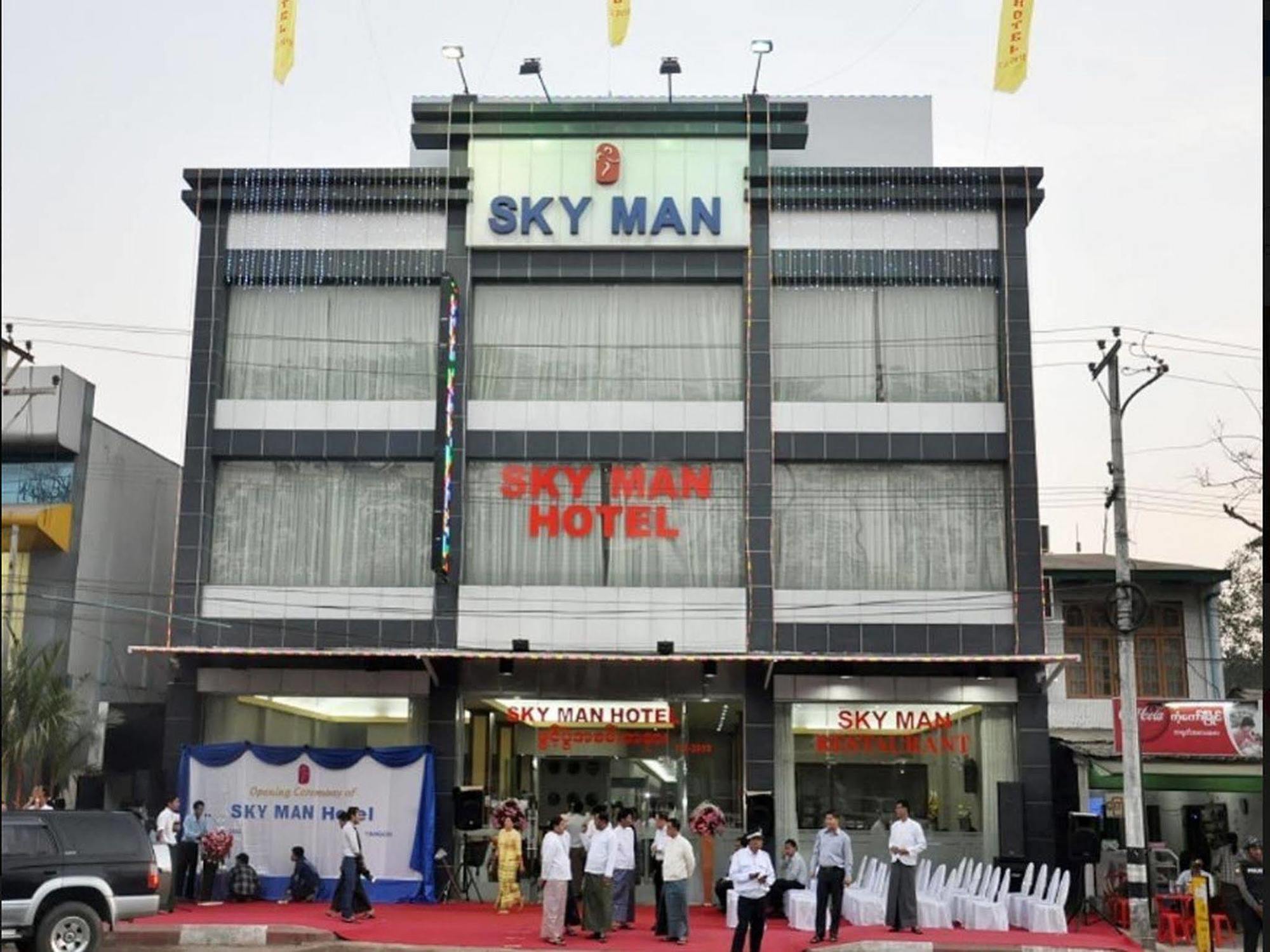 Sky Man Hotel Yangón Exterior foto